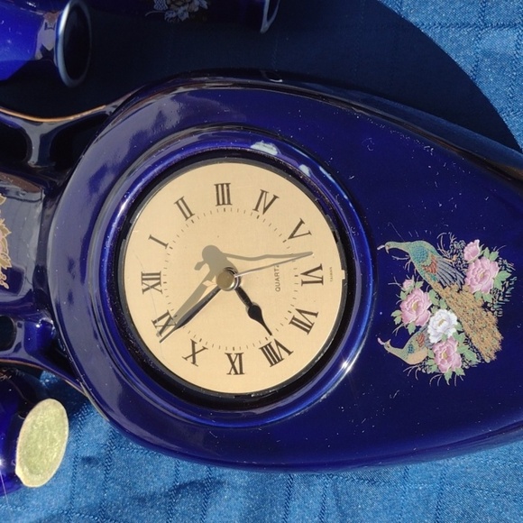 Cobalt Blue Vases&Mantle Clock with Gold Courting - Picture 4 of 4